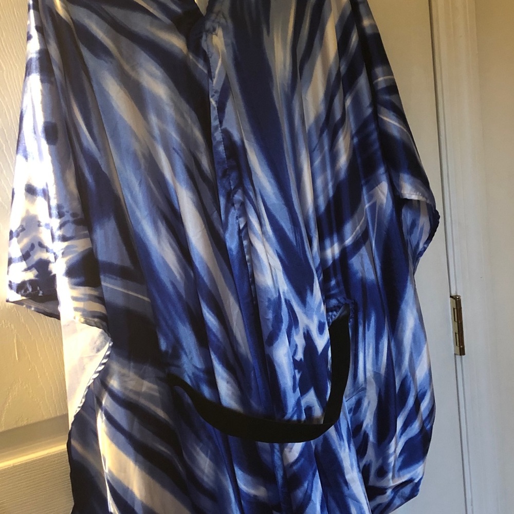Shirt - Picture 2 of 4